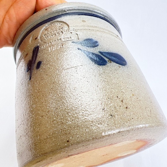 Vintage Rowe Pottery Works Heart Blue Salt Glaze Utensil Crock 1988 Pot Holder - Picture 7 of 13